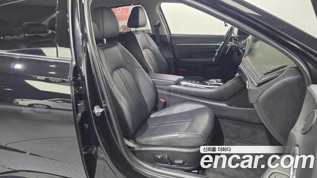 Hyundai Sonata 2022 — photo 16
