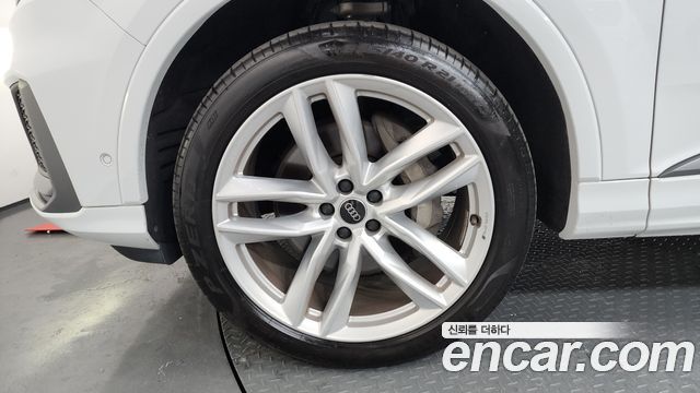 Audi Q7 2023 — photo 5