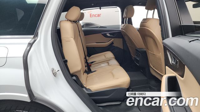 Audi Q7 2023 — photo 17