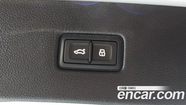 Audi Q7 2023 — photo 26