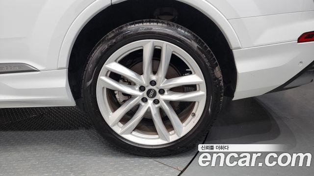 Audi Q7 2023 — photo 7