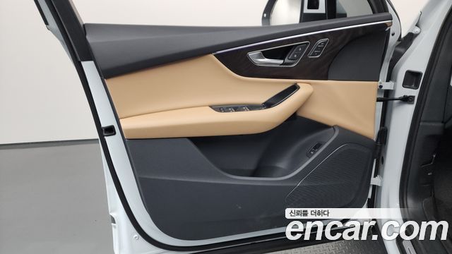 Audi Q7 2023 — photo 14