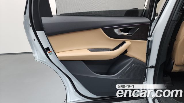 Audi Q7 2023 — photo 15