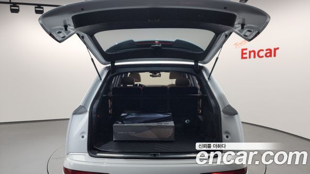 Audi Q7 2023 — photo 27