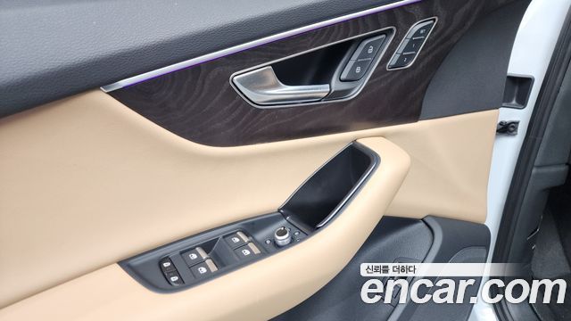 Audi Q7 2023 — photo 28