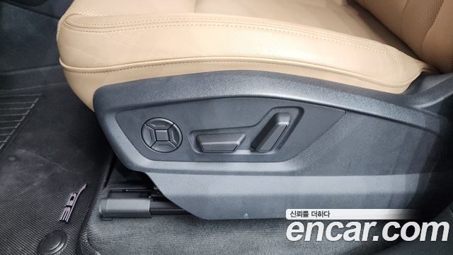 Audi Q7 2023 — photo 31