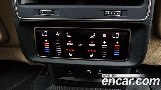 Audi Q7 2023 — photo 37
