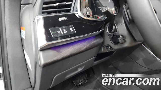 Audi Q7 2023 — photo 38