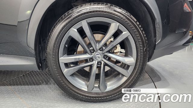 Lexus NX 2025 — photo 7