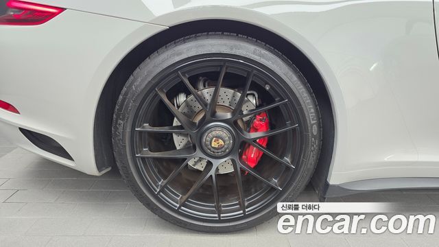 Porsche 911 2018 — photo 5