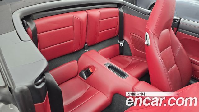 Porsche 911 2018 — photo 17