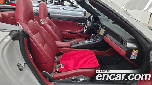 Porsche 911 2018 — photo 16