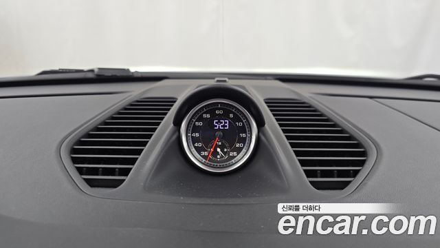 Porsche 911 2018 — photo 27