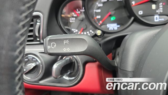 Porsche 911 2018 — photo 30