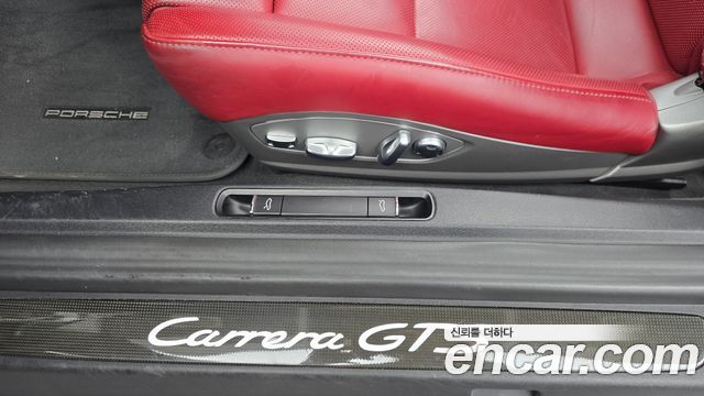 Porsche 911 2018 — photo 31
