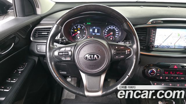 Kia Sorento 2017 — photo 13