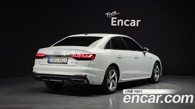 Audi A4 2021 — photo 2