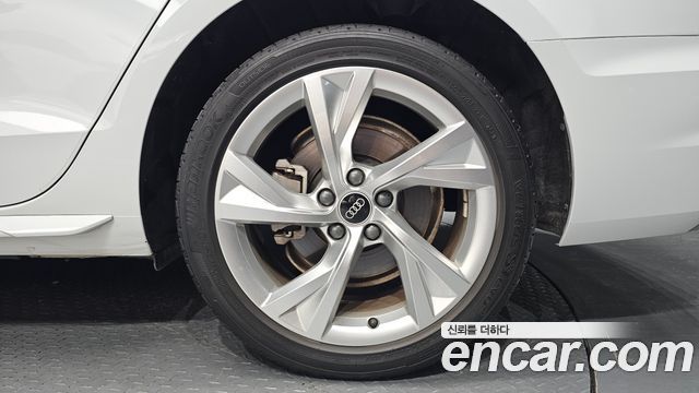 Audi A4 2021 — photo 5