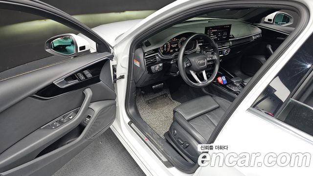 Audi A4 2021 — photo 10