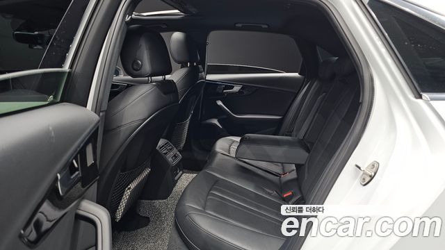 Audi A4 2021 — photo 12