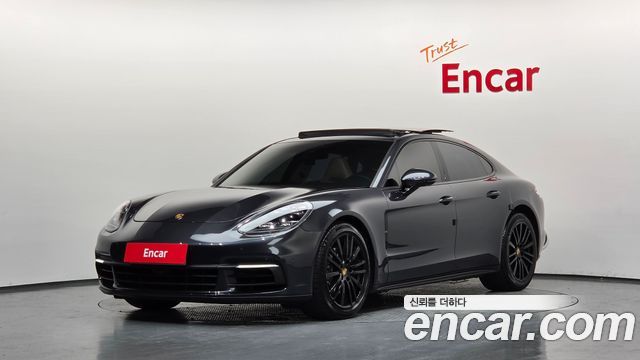 Porsche Panamera 2018 — photo 1