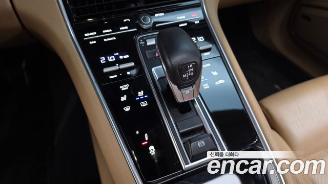 Porsche Panamera 2018 — photo 9