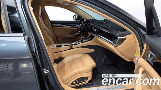 Porsche Panamera 2018 — photo 11