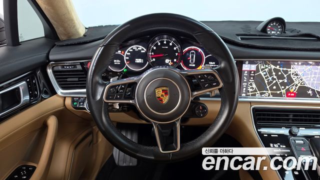 Porsche Panamera 2018 — photo 13