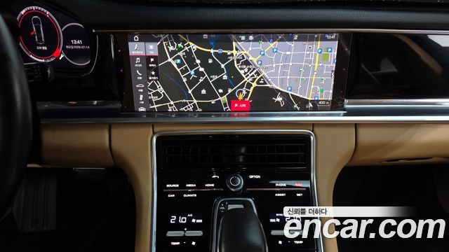 Porsche Panamera 2018 — photo 14