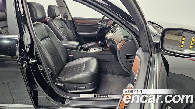 Hyundai Genesis 2011 — photo 10
