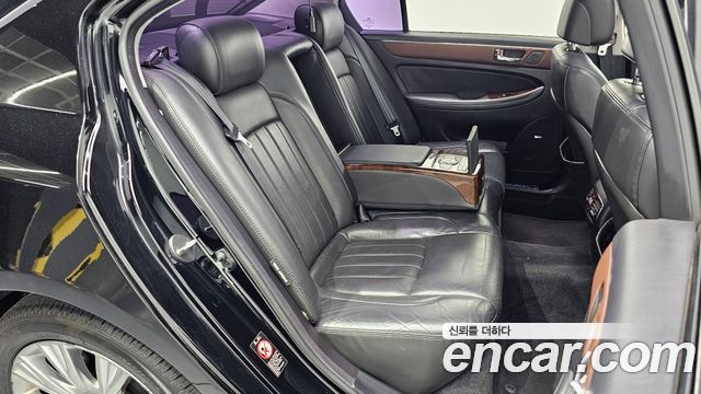 Hyundai Genesis 2011 — photo 11