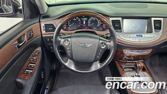 Hyundai Genesis 2011 — photo 12