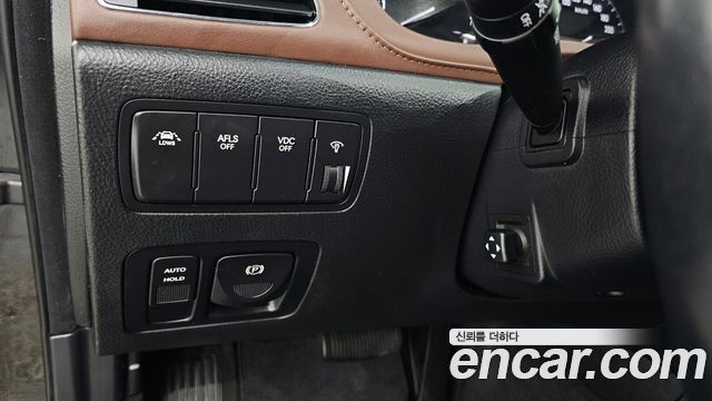 Hyundai Genesis 2011 — photo 16