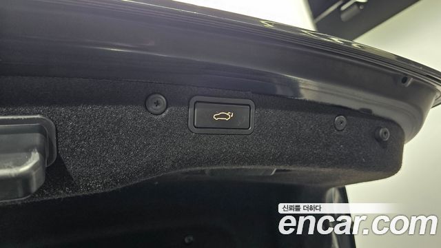 Hyundai Genesis 2011 — photo 20