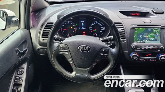Kia K3 2015 — photo 13