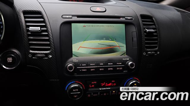 Kia K3 2015 — photo 15