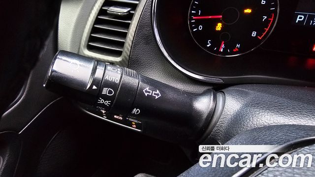 Kia K3 2015 — photo 17