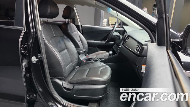 Kia Niro 2018 — photo 11
