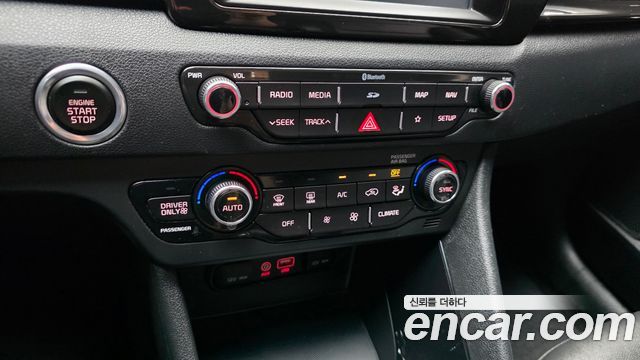 Kia Niro 2018 — photo 16