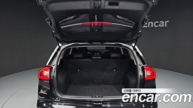 Kia Niro 2018 — photo 20