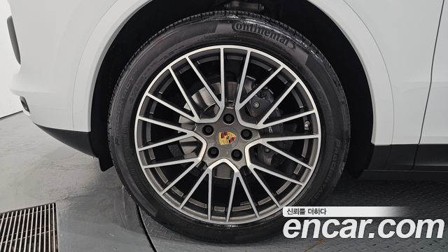 Porsche Cayenne 2021 — photo 5