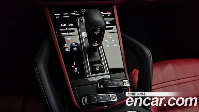 Porsche Cayenne 2021 — photo 12