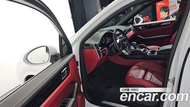 Porsche Cayenne 2021 — photo 13