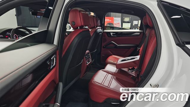 Porsche Cayenne 2021 — photo 18