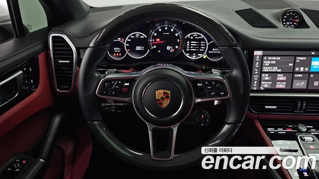 Porsche Cayenne 2021 — photo 19