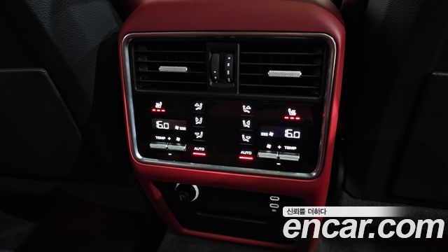 Porsche Cayenne 2021 — photo 25