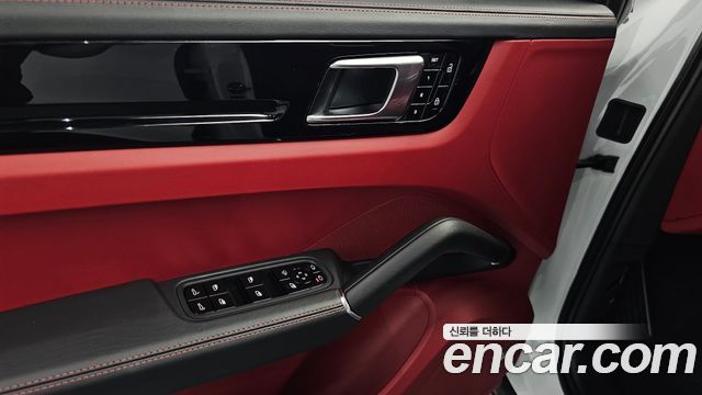 Porsche Cayenne 2021 — photo 34