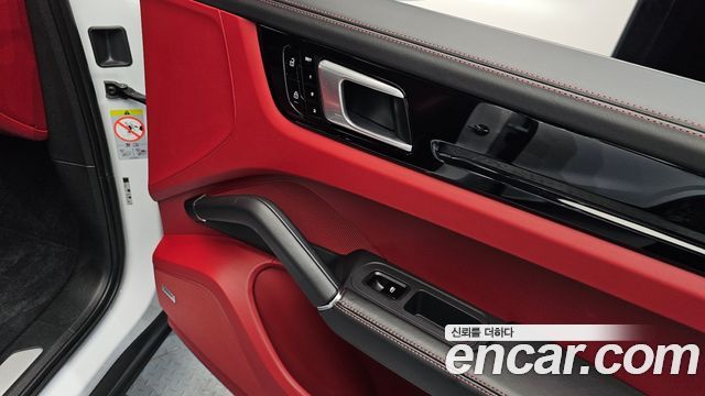Porsche Cayenne 2021 — photo 35