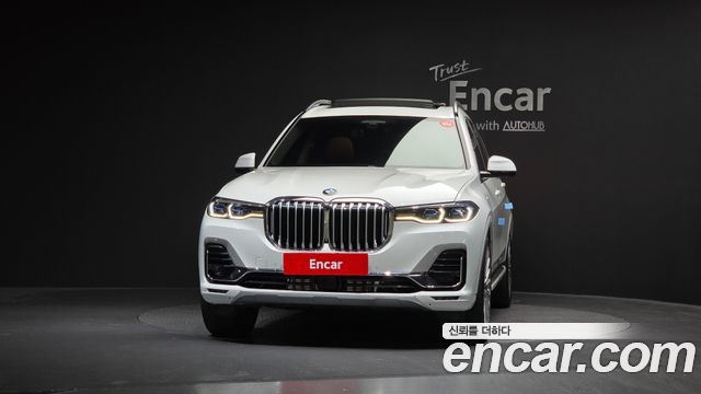 BMW X7 2021 — photo 3