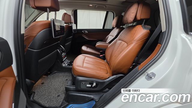 BMW X7 2021 — photo 18